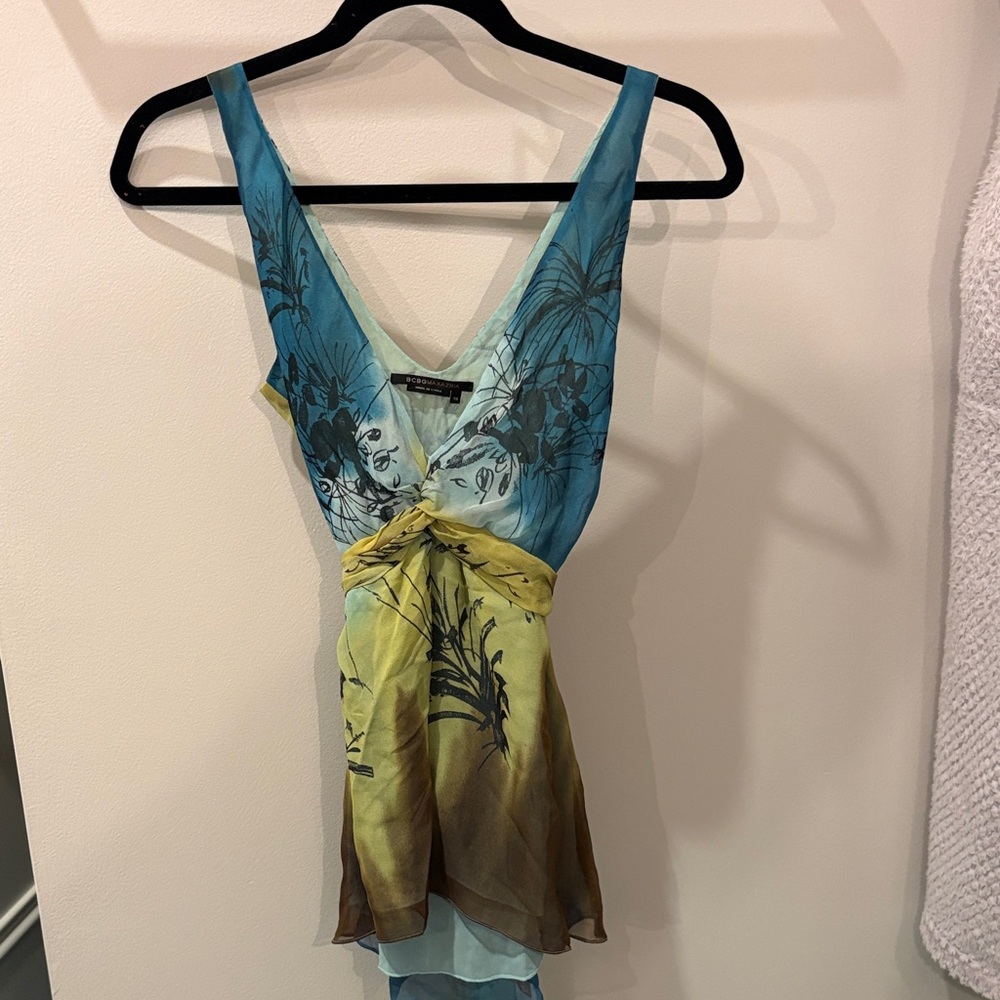 BCBG silk V-Neck tie waist top